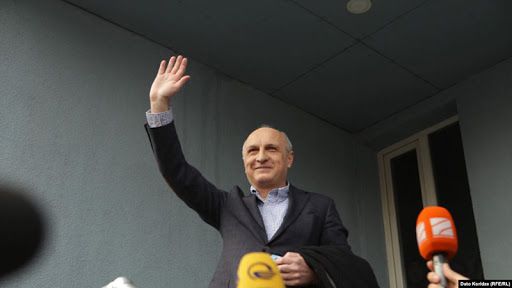 რატომ დაურეკა ციხიდან გამოსულმა ვანო მერაბიშვილმა ლევან ბერძენიშვილს