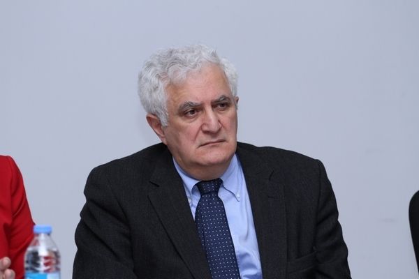 „ბაში-აჩუკის“ სიმღერის გაგონებაზე მხიარულდება“ - დღემდე უცნობი ფაქტები ამირან გამყრელიძეზე