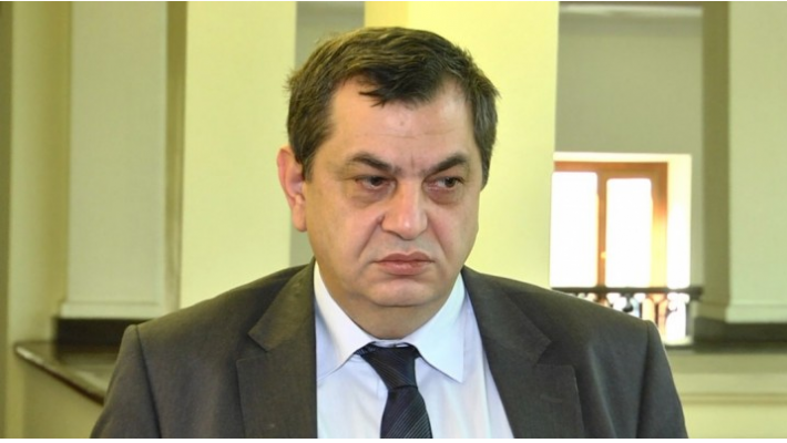 მესმის, კეთილი ზრახვებით ხდება, მაგრამ მაინც უნდა ვთქვა – დავით ბერძენიშვილი
