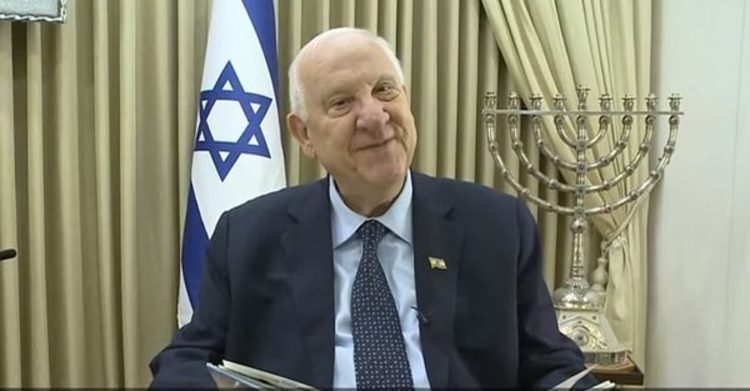 ისრაელის პრეზიდენტი კარანტინში მყოფ ბავშვებს ზღაპრებს უკითხავს 