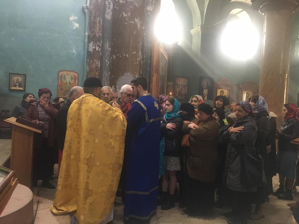 მამა ირაკლი – ვისაც გაქვთ შესაძლებლობა სოფლებში დაამუშავეთ ნაკვეთები