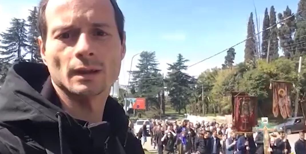 VIDEO: აფხაზეთში კორონავირუსის გამო, ჯვრებით მსვლელობა მოეწყო