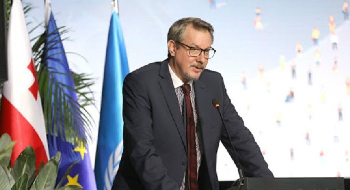 მიღწეულია წარმატებული შედეგი - კარლ ჰარცელი პოლიტიკურ მხარეებს შეთანხმების მიღწევას ულოცავს