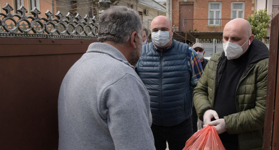 ქუთაისში 600-ზე მეტ მრავალშვილიან ოჯახს საკვები პროდუქტი გადაეცემა