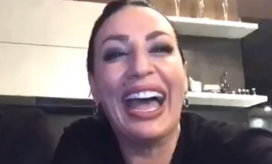 ლელა წურწუმიას ეს სახალისო ვიდეო კარანტინშიც გაგამხიარულებთ – „დავაკორონებთ“