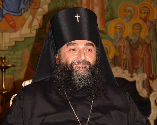 ზიარების საერთო კოვზით ინფექციის გადადება გამორიცხულია – მეუფე ნიკოლოზი