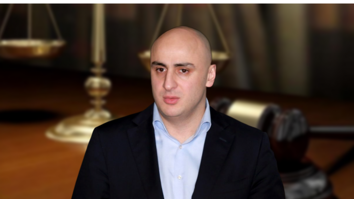 ნიკა მელია სასამართლოში უკვე მიიყვანეს – პროცესი იწყება