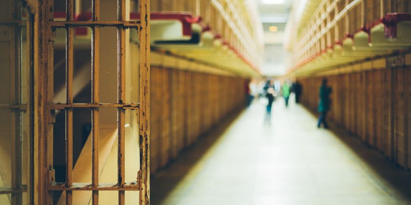 გლდანის ციხეში პატიმარმა ადვოკატის თვალწინ თვითმკვლელობა სცადა