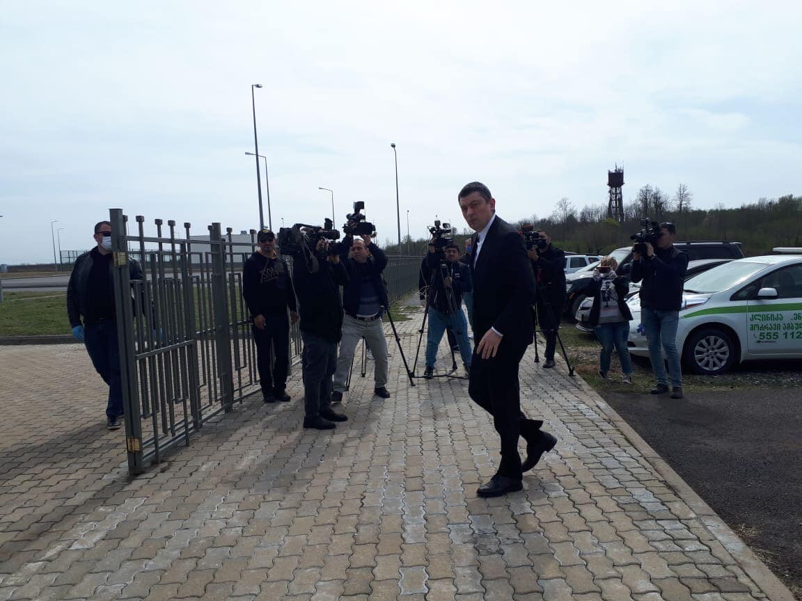 პრემიერი და შს მინისტრი ენგურის ხიდთან ქართულ საგუშაგოსთან იმყოფებიან