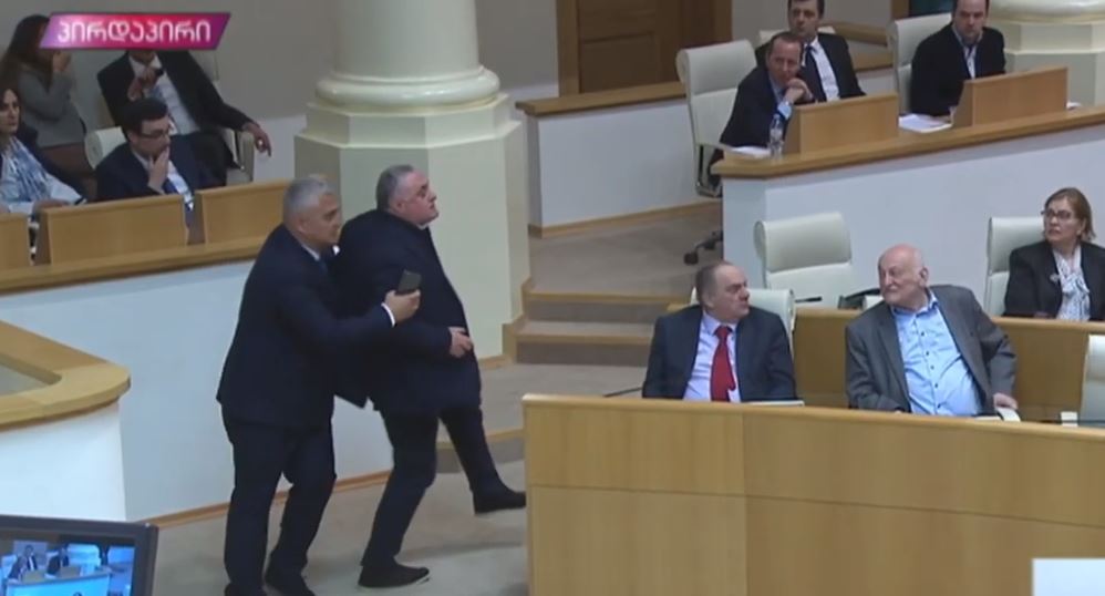 დაპირისპირება პარლამენტში (video)