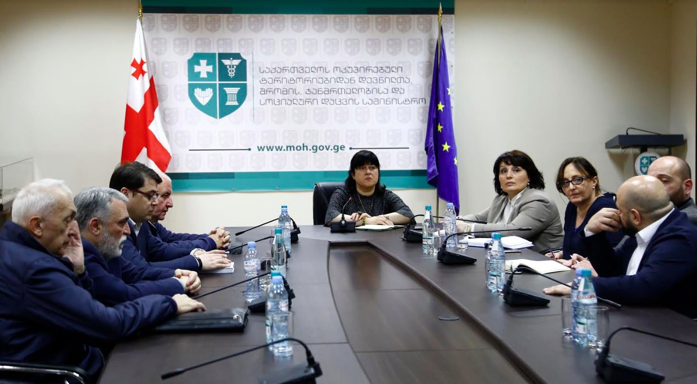 ჯანდაცვის სამინისტროში კორონავირუსის საეჭვო და დადასტურებული შემთხვევების მართვაში მონაწილე კლინიკებთან შეხვედრა გაიმართა