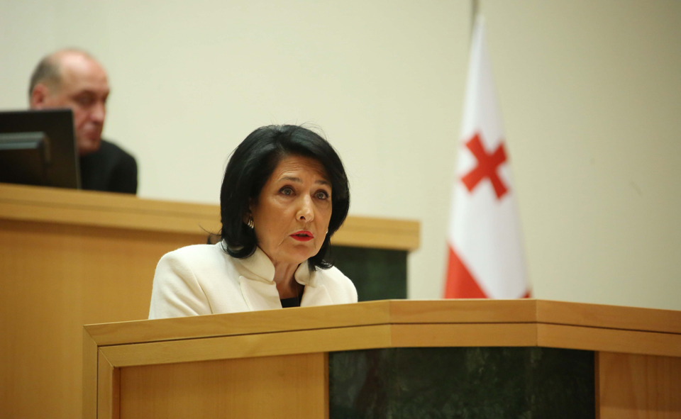 კომუნიზმის დასრულდა! – სალომე ზურაბიშვილი