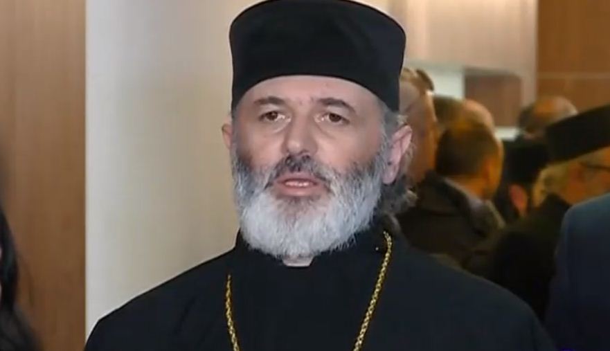 „ჩაიცვით შესაბამისად, მსახურება შესრულდება ღია ცის ქვეშ“ – ანდრია ჯაღმაიძე მრევლს მოუწოდებს