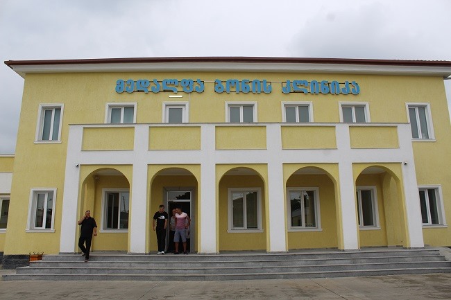 ბათუმში კორონავირუსით დაინფიცირებული 70 წლის კაცის მდგომარეობა მძიმეა