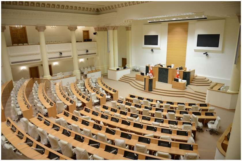 ამნისტიის შესახებ ოპოზიციის კანონპროექტი პარლამენტშია