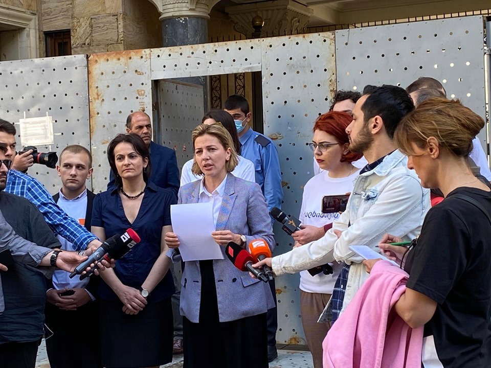 ანა დოლიძემ პრემიერს ხალხის მიერ დასმული 41 შეკითხვა გაუგზავნა