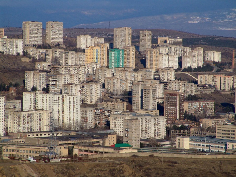 საბურთალოზე კორონავირუსის გამო უკვე ორი ლოკაცია „გაწითლდა“