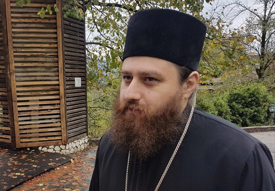 იერარქიის უზნეობა ხომ არ არღვევს? – ანდრია სარია ილია მეორეს ისევ უპირისპიდება