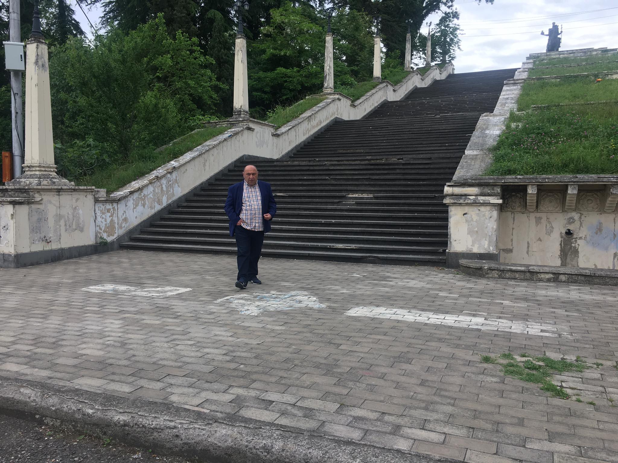 „ეს არის რიონს გაყოლებული ფული“ – გოგი წულაია ასსაფეხურიანი კიბის რეაბილიტაციაზე