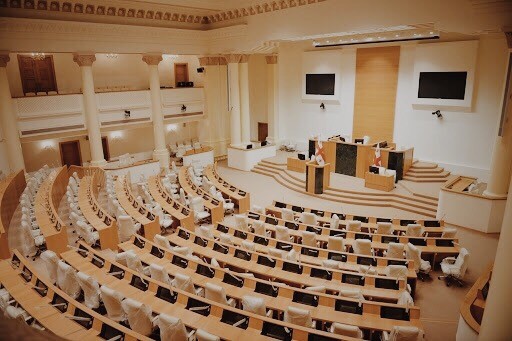 შეძლებს თუ არა მმართველი გუნდი საკონსტიტუციო ცვლილებების მიღებას ოპოზიციის გარეშე