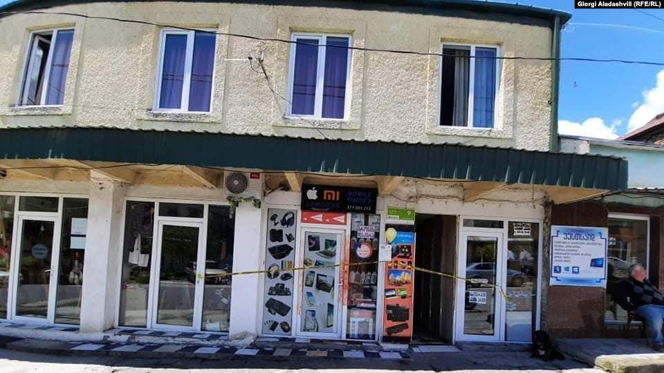 ლაგოდეხში კომენდანტის საათის დროს მაღაზიის გაქურდვისთვის 18-20 წლის ახალგაზრდები დააკავეს