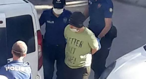 მარკეტში პურის საყიდლად ჩასვლის გამო, შვილმა მშობლები დახოცა (თურქეთი)