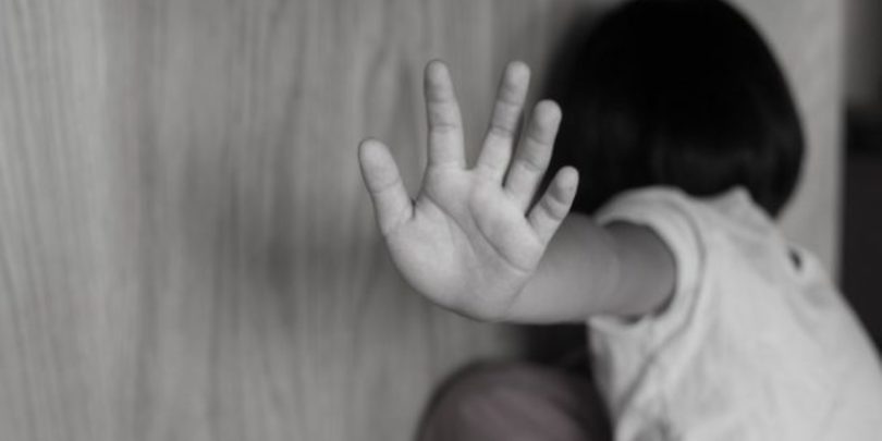 მემუქრებოდა, არავის უთხრა, თორემ მოგკლავო - რას ყვება ძალადობის მსხვერპლი ბავშვი