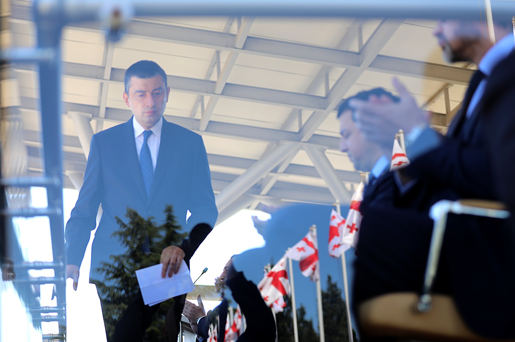 „ნიუ იორკ თაიმსი“ – გიორგი გახარიამ განაცხადა, რომ საქართველო 8 ივნისამდე ყველა მაღაზიას, კაფეს ხსნის და საზოგადოებრივ ტრანსპორტს აღადგენს