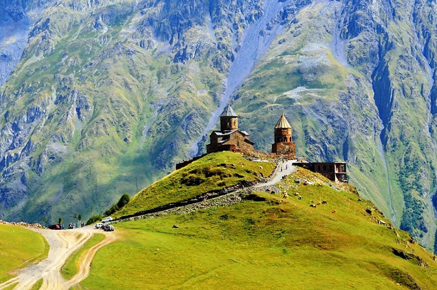 Lonely Planet: მთები, ლაშქრობა და ღვინო – საქართველო საერთაშორისო ტურისტებს ივლისში მიიღებს