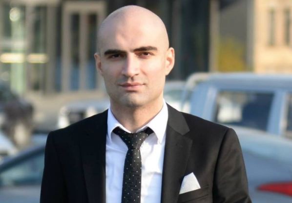 სასიკვდილო გასროლა მოხდა მაშინ, როდესაც მერაბ კობიაშვილი ძირს აგდია და სამი პირი გამეტებით სცემს - ადვოკატი