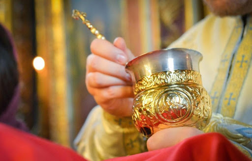 რამდენი ადამიანი ეზიარა აღდგომის დღესასწაულზე