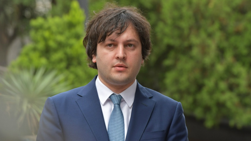 კობახიძე: როდესაც ასეთი მძიმე ვითარებაა და „გლავკანალისა“ და „პერვი კანალის“ ჟურნალისტი, მიდის პრემიერ გახარიასთან, ესაა სირცხვილი