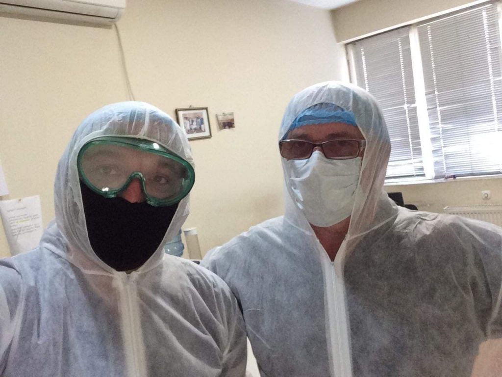 ჟანგბადის უკმარისობას განვიცდიდით - რას ჰყვება ექიმი, რომელმაც კორონავირუსით დაინფიცირებულს ოპერაცია პირველმა გაუკეთა