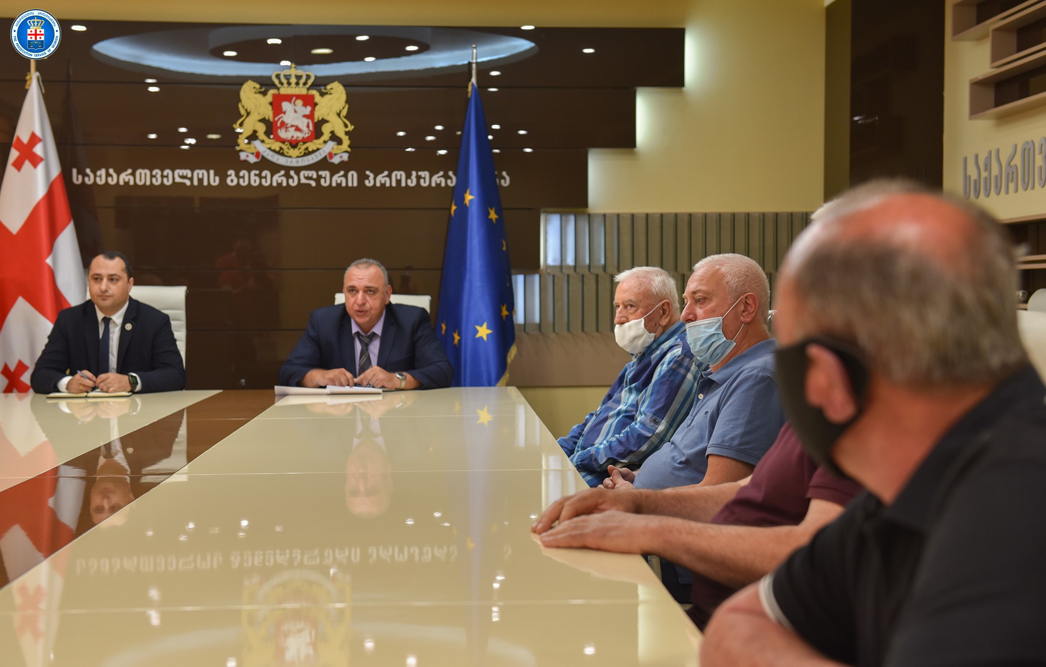 პროკურატურა ორი ყოფილი მსჯავრდებულის საქმეს გადახედავს და ჩამორთმეულ მიწის ნაკვეთებს კანონიერ მესაკუთრეს დაუბრუნებს