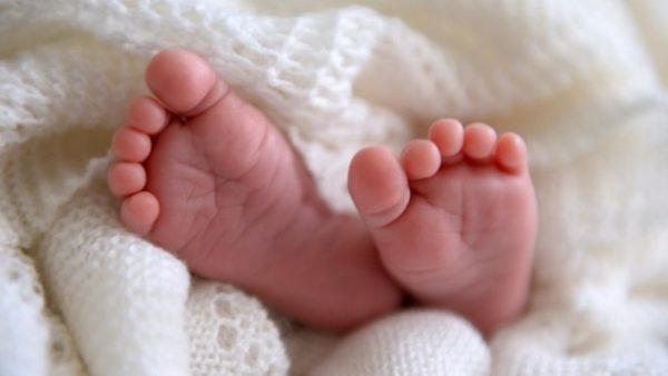 ინგლისში გარდაიცვალა 13 დღის ბავშვი, რომელსაც COVID-19 დაუდასტურდა