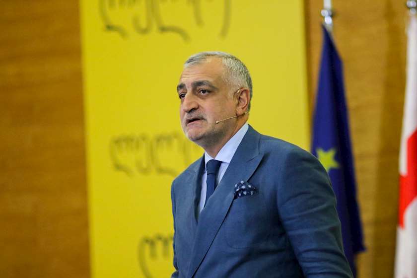 VIDEO: „თმაშეღებილ კაცებთან ცოტა ვერ ვარ“ - მამუკა ხაზარაძე 