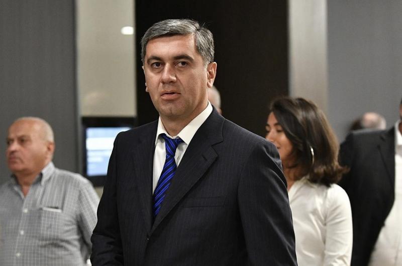 ირაკლი ოქრუაშვილს მაჟორიტარობა არ უნდა – ნახეთ ვის დაუჭერს მხარს
