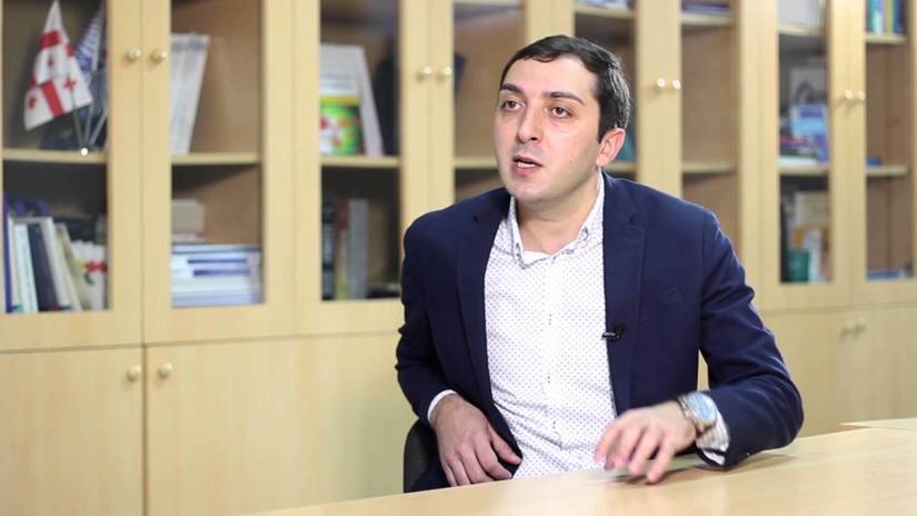 როგორ უნდა მოვიქცეთ, თუ პირბადის ტარების დროს სათვალე გვეორთქლება - ბიძინა კულუმბეგოვის რჩევა