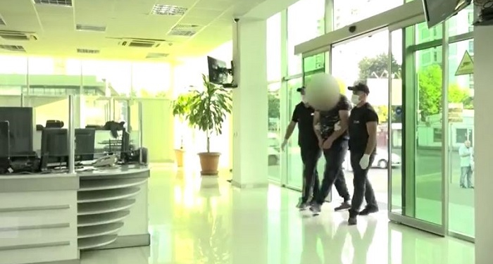 შემზარავი თავდასხმა თბილისში - 24 წლის კაცმა შეყვარებულს ბენზინი შეასხა და ცეცხლი წაუკიდა