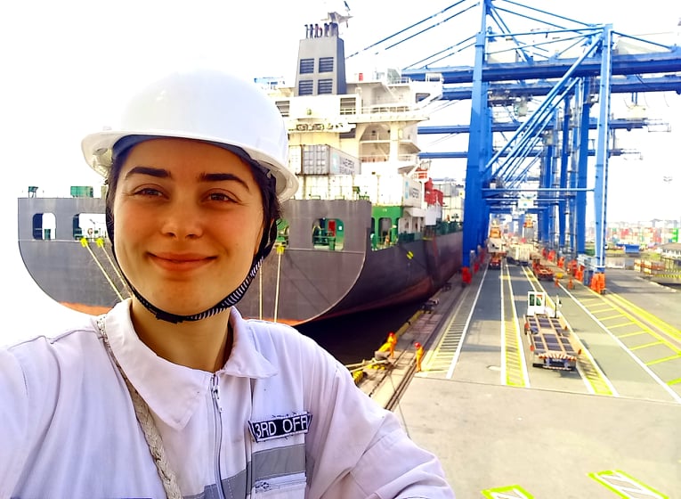 დედა ხმელეთზე სიხარულით ტიროდა, მე – გემზე – 27 წლის მეზღვაური გოგო, რომელმაც სტერეოტიპები დაამსხვრია