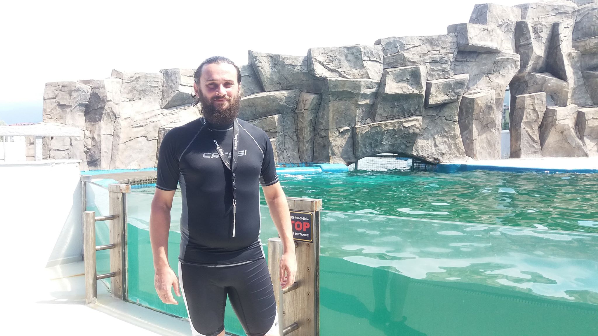 “ყოფილა შემთხვევა, დელფინს გავულახივარ” – საინტერესო ამბები ბათუმის დელფინარიუმიდან