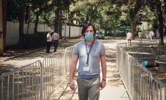 ბიჭი, რომელმაც პირველი ეროვნული გამოცდები ჩააბარა, დღეს ერთ-ერთ საგამოცდო ცენტრის ადმინისტრატორია