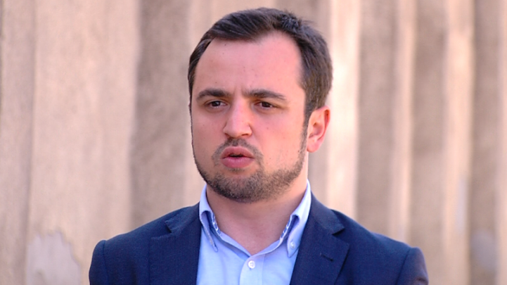 „მაქვს სიცხე, ხველა, ყელის და სახსრების ტკივილი“ – ოთო კახიძეს კორონავირუსი დაუდასტურდა