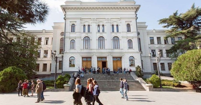 1-მეტრიანი დისტანცია, სავალდებულო პირბადე – როგორ დაიწყება სწავლა უმაღლეს სასწავლებლებში 
