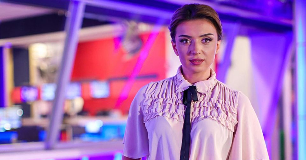 ტელეკომპანია „რუსთავი2“-ის ჟურნალისტი, რომელსაც კორონავირუსი დაუდასტურდა, თეონა ცხომელიძეა