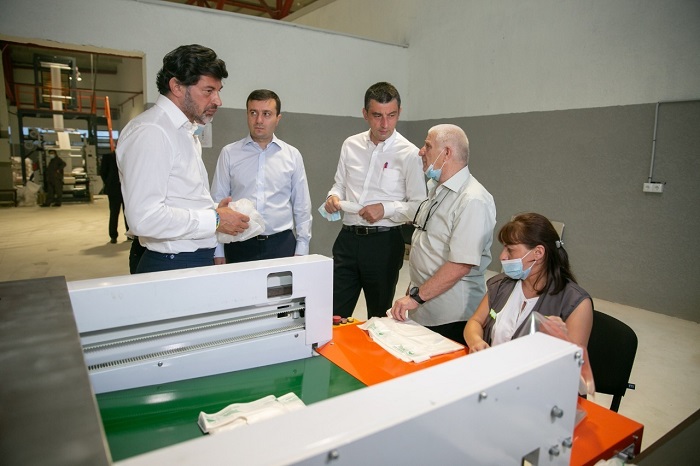 „ქართული ოცნების“ლიდერებმა გორში, ბიო-დეგრადირებადი პარკების საწარმო დაათვალიერეს