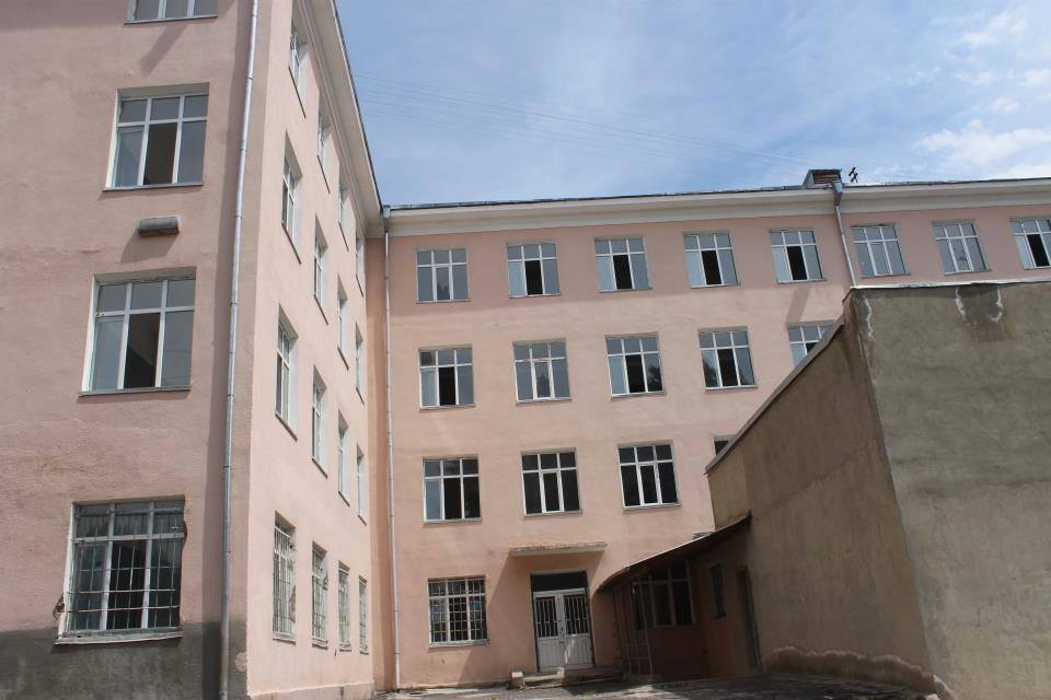 თბილისის ერთ-ერთ სკოლაში მოსწავლეები და მასწავლებლები თვითიზოლაციაში არიან