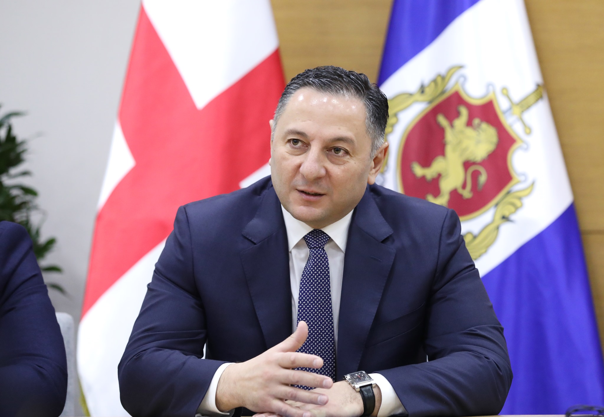 გვარი და სახელი მითხარით, ვინ გამოაცხადა მოღალატედ – ვახტანგ გომელაური ილიჩოვა-მელაშვილზე 
