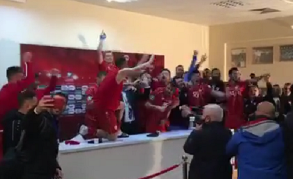 ეს კადრები ქართველი ქომაგებისთვის მძიმე სანახავია! - მაკედონიელებმა ქართველების საკონფერენციო დარბაზი 