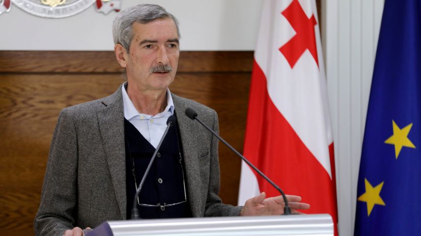 “დღეს, პრაქტიკულად, ყველა გაციება არის კოვიდი… სეზონური გრიპი ჯერ არ ცირკულირებს” – პაატა იმნაძე